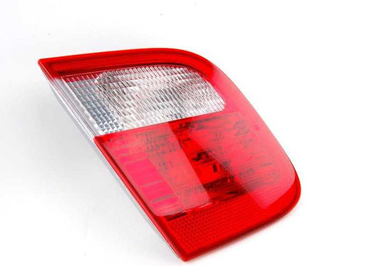 Luz traseira na tampa esquerda do tronco OEM 63218364923 para a série BMW 3 E46. BMW original.