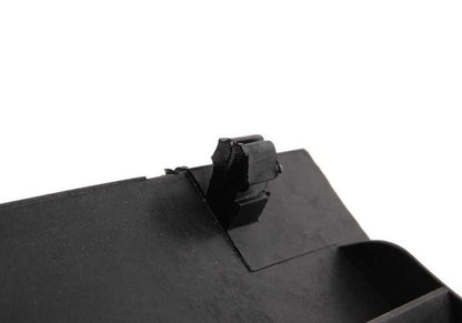 Tapa embellecedora paragolpes trasero OEM 51121938421 para BMW E32. Original BMW.