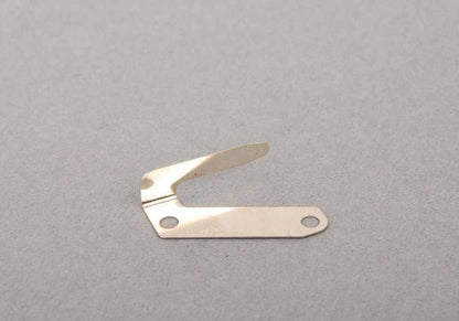 Palanca izquierda OEM 61311368987 para BMW E30, E28, E24, E23. Parte del sistema de cierre centralizado. Original BMW.