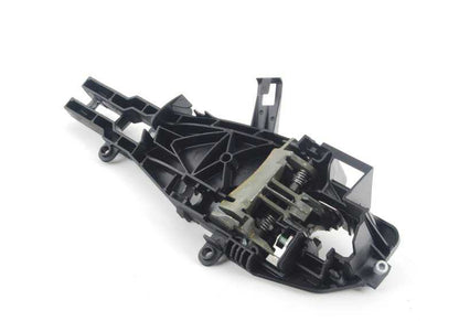 Soporte interior maneta exterior puerta derecha OEM 51217193264 para BMW F25, F26, E70, E71, E72. Repuesto original BMW.