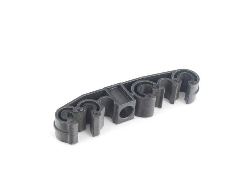 Clipe de tubo BMW 3 E46, Z8 E52 (OEM 16121183772). BMW original.