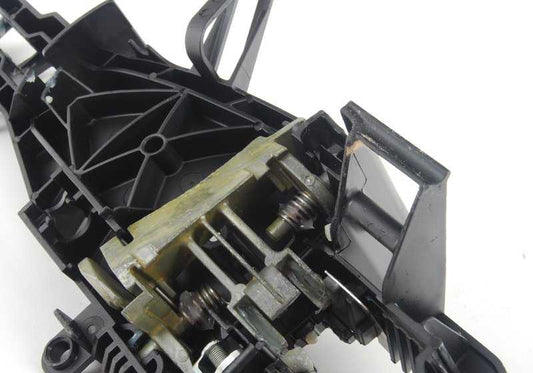 Soporte interior de manilla exterior trasera derecha OEM 51217137054 para BMW E70, E71, E72. Original BMW.