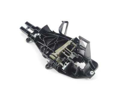 Soporte interior de manilla exterior trasera derecha OEM 51217137054 para BMW E70, E71, E72. Original BMW.