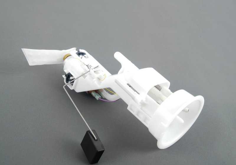 Unidad de suministro de combustible derecha OEM 16116755043 para BMW X5 E53. Original BMW.