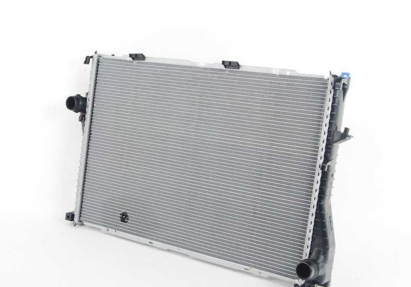 Radiador de refrigerante OEM 17111436062 para BMW E39 (M5), E38 (750i, L7), E52. Compatible con motores S62 y M73. Original BMW.