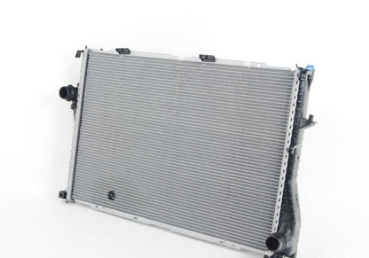 Radiador de refrigerante OEM 17111436062 para BMW E39 (M5), E38 (750i, L7), E52. Compatible con motores S62 y M73. Original BMW.