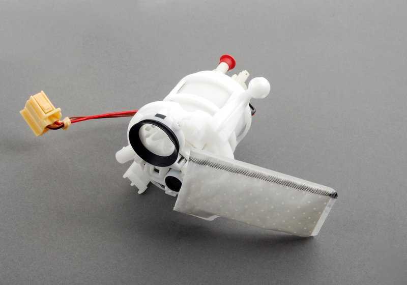 Bomba de combustible con aforador derecho OEM 16117217261 para BMW F01, F02, F04 (730i, 740i, 750i) con motor N52, N54, N55, N63. Compatible solo con tracción trasera. Original BMW.