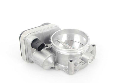 Corpo de Butterfly OEM 13547535308 para BMW E60 540i e 550i. Compatível com modelos de mudança manual e automática. BMW original.