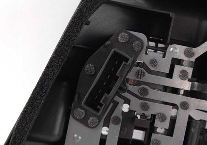 Portalámparas trasero derecho OEM 63217165956 para BMW Serie 3 E46 (04/1997 - 02/2005). Original BMW.