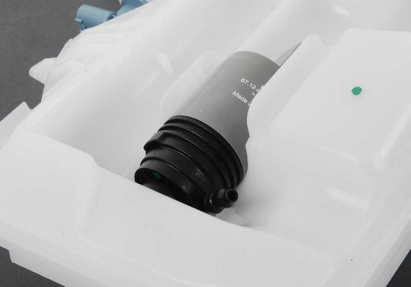 Sistema ParkWash per BMW E82 (OEM 61668051957). BMW originale.