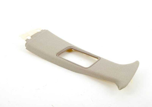 Cubierta pilar central superior derecha OEM 51438138856 para BMW E34. Interior color pergamino. Original BMW.