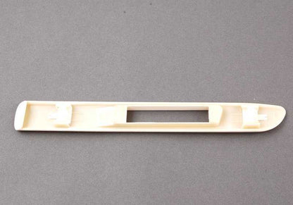 Stampa di stampaggio laterale sinistro OEM 51137893677 per BMW E46 M3, M3 CSL. Compatibile con modelli dal 2000 al 2006. BMW originale.