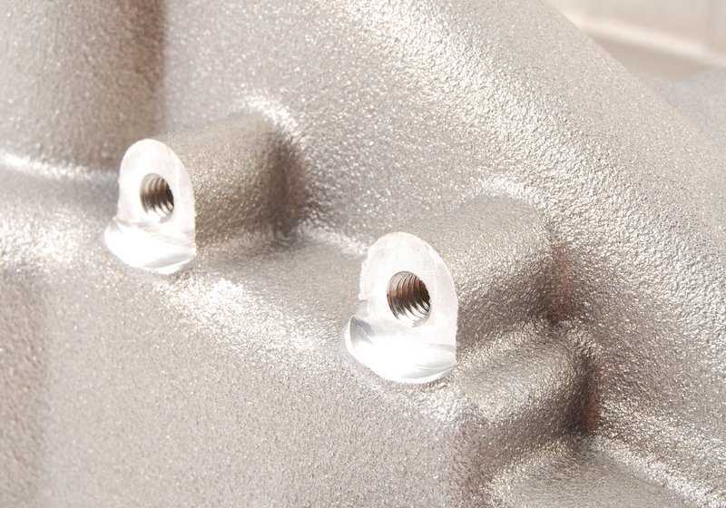OEM OIL CUTTER 11137840540 FOR BMW E60 M5, E61 M5, E63 M6 and E64 M6. Compatible with S85 engines. Original BMW.