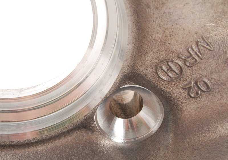 Mangueta delantera izquierda con corrección de caída OEM 31216856535 para BMW F20, F21, F22, F23, F30, F31, F32, F33, F35. Original BMW.