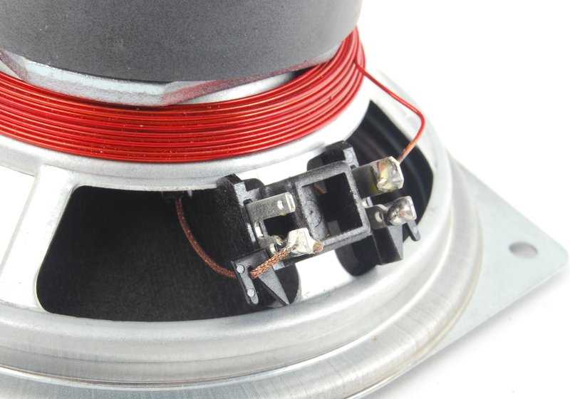 Altavoz OEM 65131386546 para BMW E30 y Z1. Original BMW.
