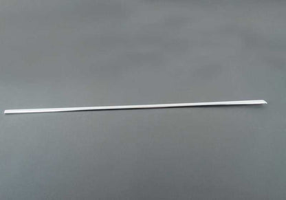 Moldura trasera izquierda para varios modelos/series de BMW (OEM 51135476175). Original BMW