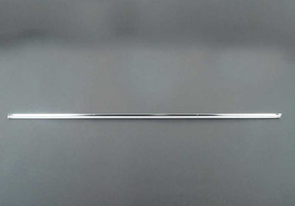 Moldura trasera izquierda para varios modelos/series de BMW (OEM 51135476175). Original BMW