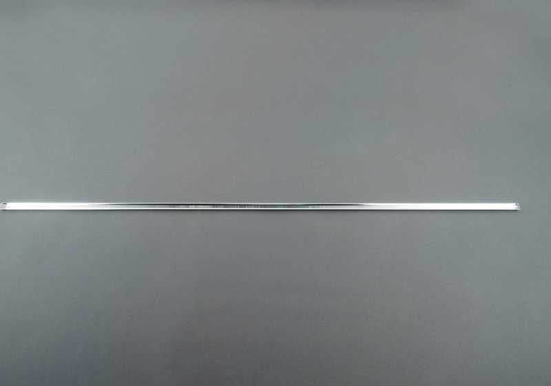 Moldura embellecedora puerta delantera derecha OEM 51136454185 para BMW E46 (Todos los modelos compatibles). Pieza original BMW.