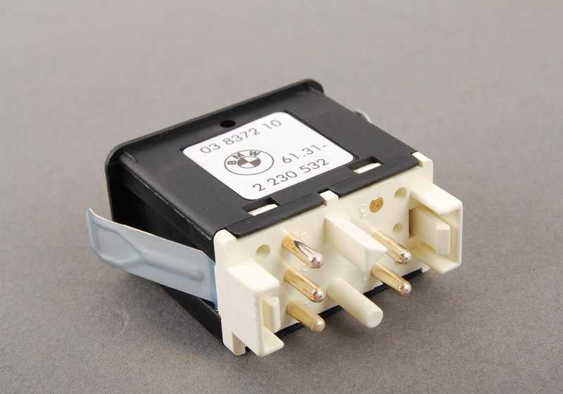 Interruptor para techo descapotable OEM 61312230532 para BMW E30. Original BMW.