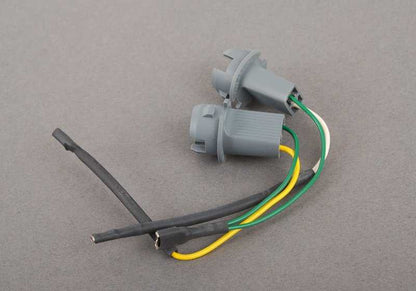 Portalámparas con cable OEM 63217258417 para BMW X3 (E83), X5 (E70). Original BMW.
