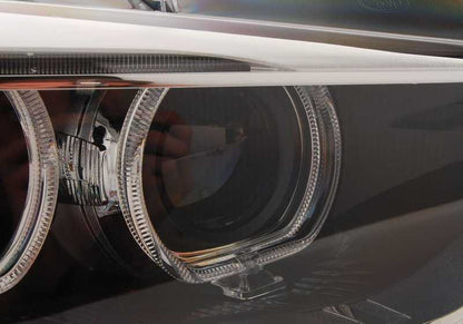 Faros Bi-Xenón AHL derecho OEM 63117338708 para BMW F30 y F31. Original BMW.