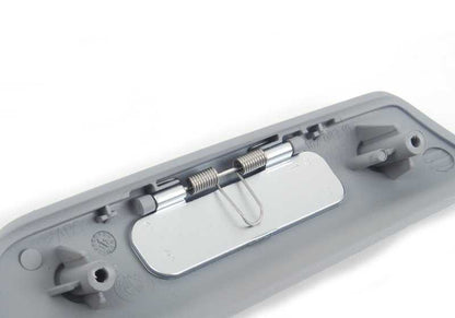 A cobertura dos embelens para Portavas OEM 51169144633 para BMW E81, E82, E87, E87N, E88. Color Alaska Grau. BMW original.