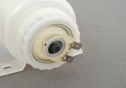 Depósito de líquido de frenos OEM 34321120482 para BMW E12, E23 y E24. Compatible con modelos como 528i, 535i, 628CSi, 633CSi, 635CSi. Recambio original BMW.