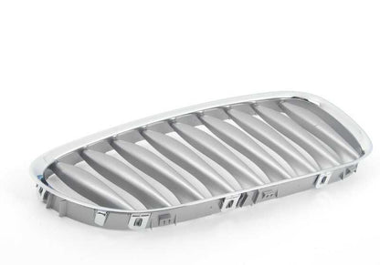 Rejilla decorativa derecha OEM 51117117758 para BMW Z4 E85 (todos los modelos 2.0i, 2.2i, 2.5i con cambio manual y automático). Original BMW.
