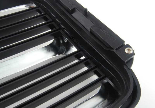 Central decorative grid OEM 51131872047 for BMW E21. Compatible with all E21 models manufactured between 1975 and 1983. Original BMW replacement.