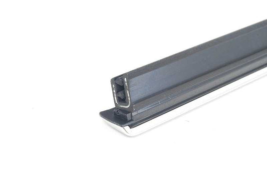 Cubierta exterior de marco puerta trasera izquierda cromada OEM 51357119215 para BMW E90, E90N. Original BMW.