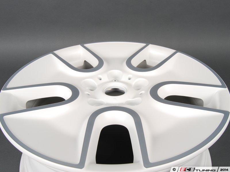 Cerchio in lega leggera bianca 7Jx17 ET50 OEM 36109804372 per MINI Countryman R60 (2010-2016), MINI Paceman R61 (2012-2016). MINI originale.