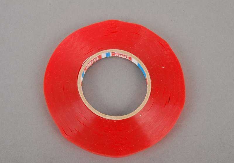 OEM adhesive tape 54112290978 for BMW E36 and Z3. Ideal for assembly in roofs and interior pieces. Original BMW.