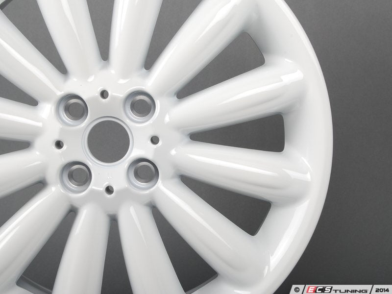 Llanta de aleación 7Jx17 ET48 Infinite Stream Spoke R116 blanca OEM 36116789796 para MINI R55 Clubman, R56, R57 Cabrio, R58 Coupé, R59 Roadster… y más. Original MINI