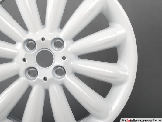 Llanta de aleación 7Jx17 ET48 Infinite Stream Spoke R116 blanca OEM 36116789796 para MINI R55 Clubman, R56, R57 Cabrio, R58 Coupé, R59 Roadster… y más. Original MINI