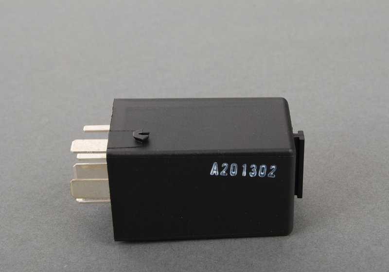 Interruptor de luces de emergencia OEM 61361388533 para BMW E36, E34, E32, E31, Z3. Repuesto original BMW.