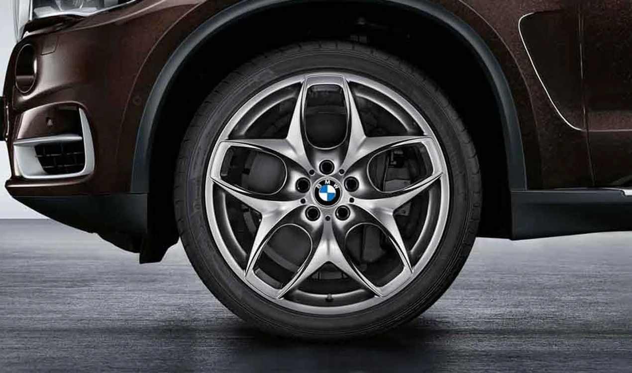 Llantas de aleación diseño Doble Radio 215 OEM 36116782835 para BMW E70, E71, E72. Original BMW. Compatibles con modelos X5 y X6 con tracción total y motores S63, M57S y N57. Tamaño 21”, color ferricgrey.