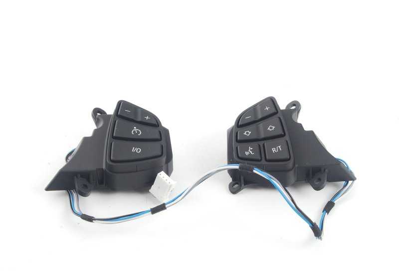 Multifunction Steering Wheel Switch for BMW X3 E83, E83N, X5 E53 (OEM 61316929935). Original BMW