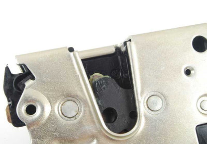 Cerradura delantera derecha OEM 51218122204 para BMW E36 (Todos los modelos). Original BMW.