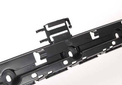 Guía central trasera OEM 51127170665 para BMW E82, E88, 118d, 120d, 120i {Todos los modelos compatibles indicados}. Original BMW.