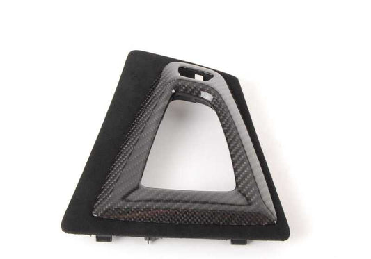 Embellecedor consola central M Performance en carbono y Alcantara OEM 51162358358 para BMW F80, F80N, F82, F82N, F83, F83N. Compatible con modelos con cambio DKG. Original BMW.