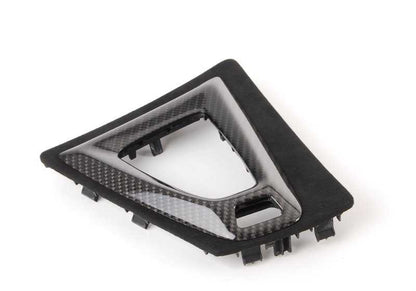 Embellecedor consola central M Performance en carbono y Alcantara OEM 51162358358 para BMW F80, F80N, F82, F82N, F83, F83N. Compatible con modelos con cambio DKG. Original BMW.