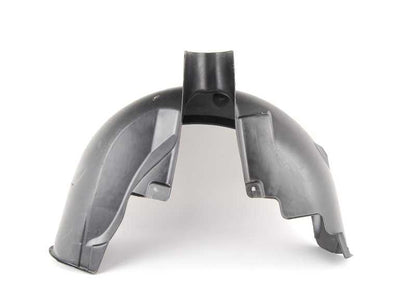 Cubierta del paso de rueda trasero derecho para BMW E39 (OEM 51718172462). Original BMW