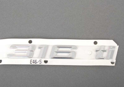 Emblema trasero adhesivo OEM 51147025180 para BMW E46. Original BMW.