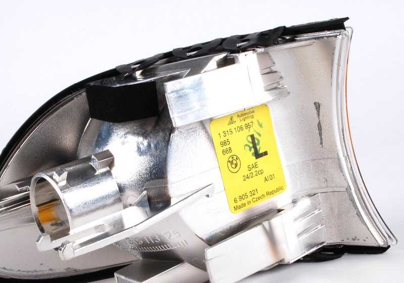 Luz intermitente blanca delantera izquierda para BMW Serie 7 E38 (OEM 63136905321). Original BMW.