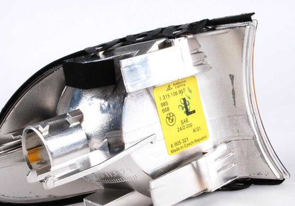 Luz intermitente blanca delantera izquierda para BMW Serie 7 E38 (OEM 63136905321). Original BMW.