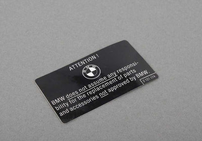 Placa informativa OEM 51142121174 para BMW E32 y BMW Motorrad R248, R21. Pieza original BMW.