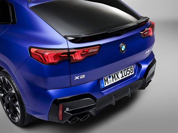 Spoiler para maletero OEM 51625A310E6 para BMW X2 U10. Color negro (Schwarz 2), mejora estética y aerodinámica. Original BMW.