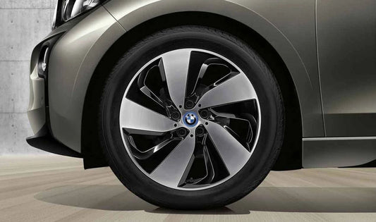 Llanta original BMW estilo turbina 429 izquierda 19" OEM 36116852057 para BMW i3 I01. Acabado bicolor negro brillante. Compatible con modelos BMW i3 I01. Pieza original BMW.