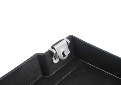 Linksseitiger Beschützer des OEM -Motorkompartiments 51718264395 für BMW 7 E38 -Serie. Original BMW.