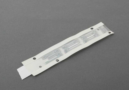 Emblema pegado atrás para BMW E92, E93 (OEM 51147183147). Original BMW